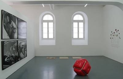 Ausstellungsansicht  » Klicken zum Vergrössern ->