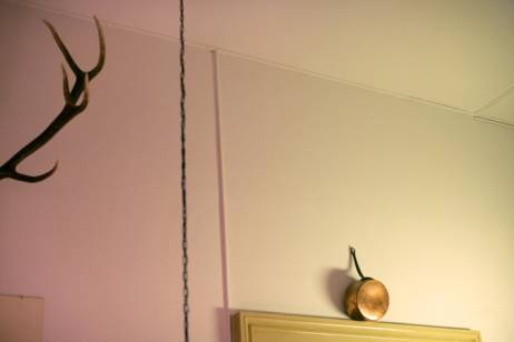 Jules Spinatsch: ‹Digestive›, 2010, 36 Fotografien, C-Prints auf Aluminium, je 24 × 36 cm, Gesamtes Hotel, verschiedene Räumlichkeiten, Bilder: © Jules Spinatsch  » Klicken zum Vergrössern ->