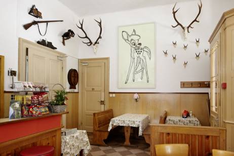 wiedemann/mettler: ‹Bambi›, 2010 Steckbild, 112?000 Leuchtbügelperlen, 214 × 134 cm Restaurant / Trattoria Bild: © Ralph Feiner  » Klicken zum Vergrössern ->